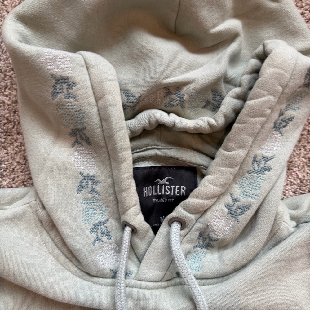 Hollister Women's Soft Green Hoodie - Picture 2 of 4